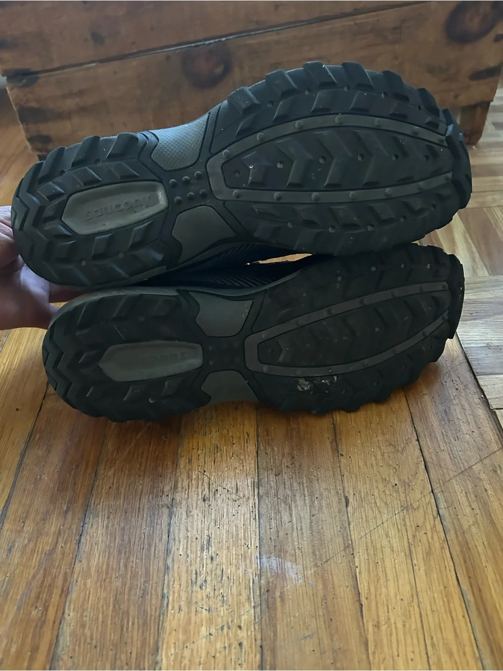 Saucony Men's Black Athletic Sneakers with Gray Accents size 11